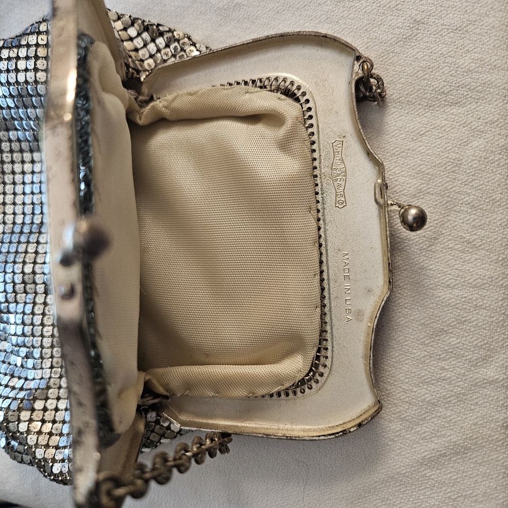 Sparkly Silver Mesh Hand Bag - Picture 4 of 9